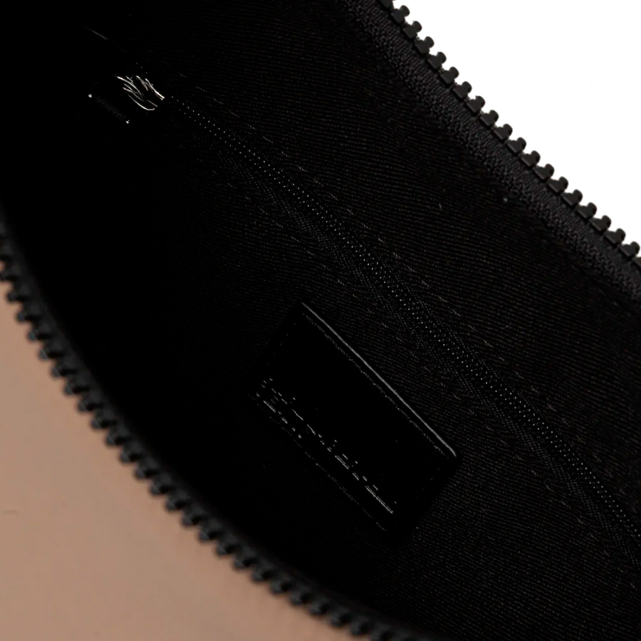 schultertasche-aus-nylon-mit-kordelzug