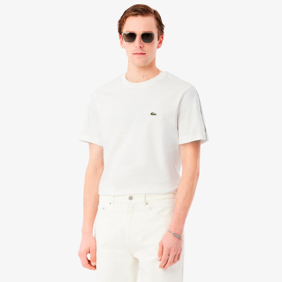 camiseta-con-franja-de-rayas-de-la-marca