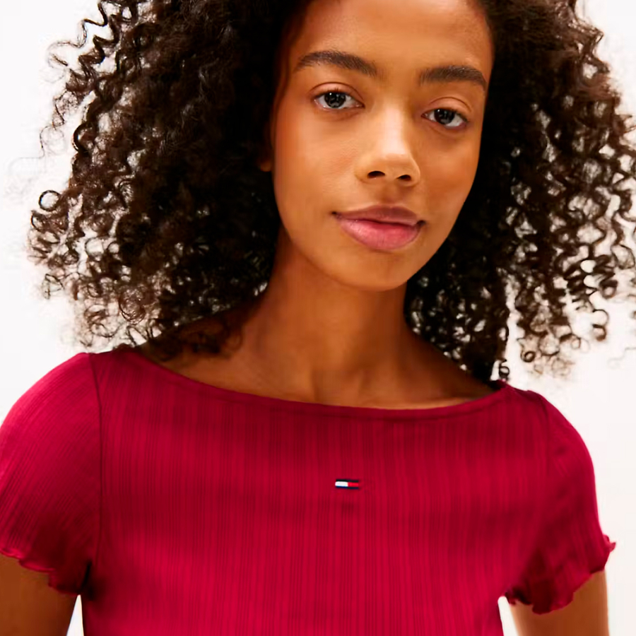 schmal-geschnittenes-kurzarm-t-shirt