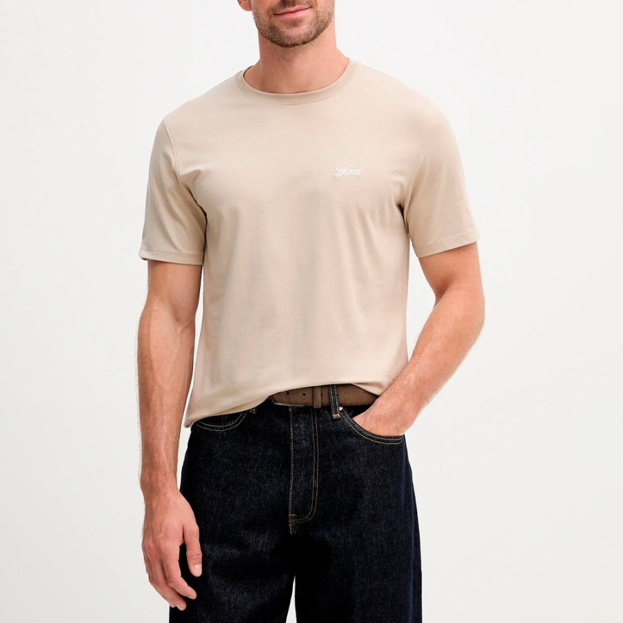 t-shirt-avec-logo-brode