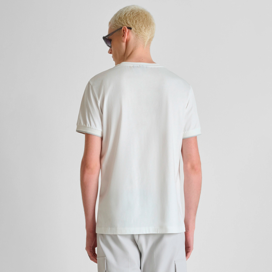 t-shirt-mit-normaler-passform