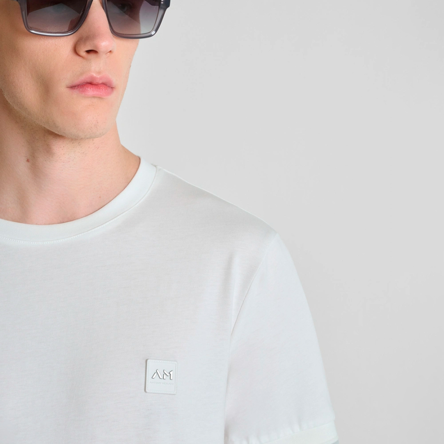 t-shirt-mit-normaler-passform