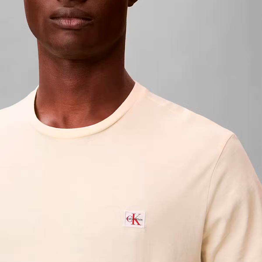 camiseta-de-algodon-con-insignia camiseta-de-algodon-con-insignia