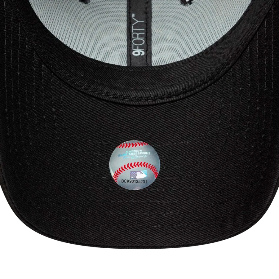 mlb-animal-infill-new-york-yankees-9forty-cap mlb-animal-infill-new-york-yankees-9forty-cap