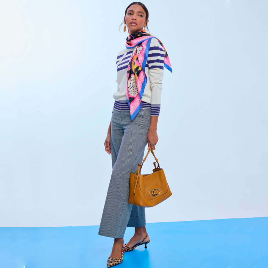 umhangetasche-aus-kunstleder-mit-geflochtenem-henkel-und-schleife