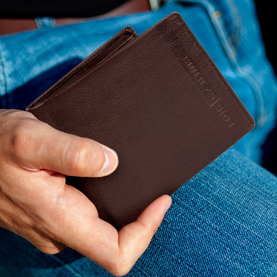 leather-wallet-with-coin-purse-and-multiple-compartments leather-wallet-with-coin-purse-and-multiple-compartments