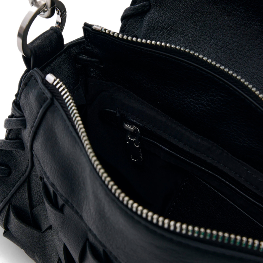 kleiner-geflochtener-beutel