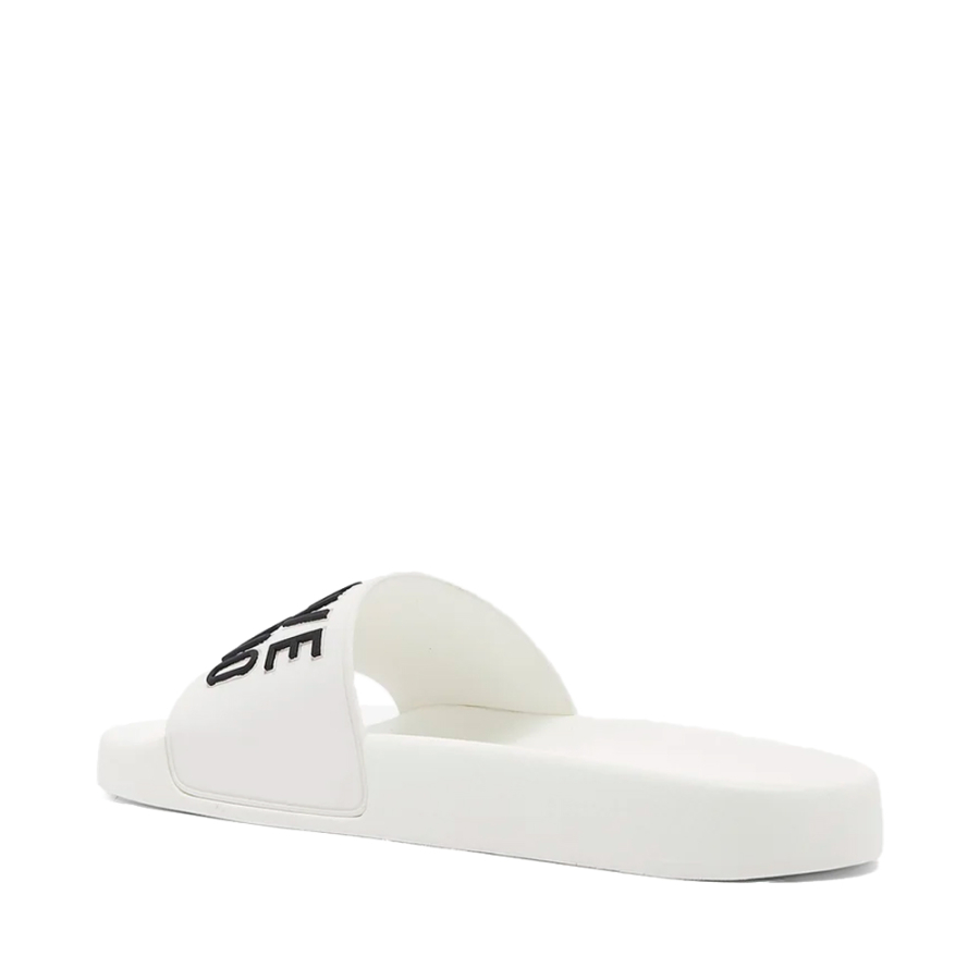 ja28052g1oi14100-pool25-flip-flops