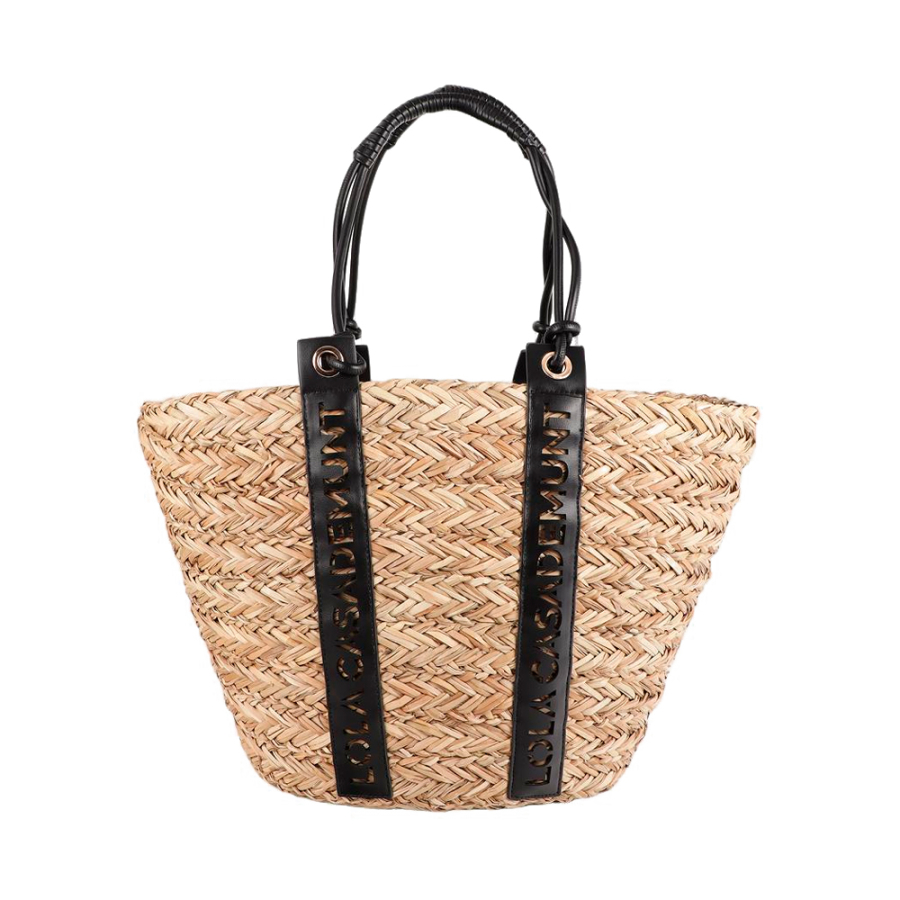 tasche-mit-logo-am-ausgestanzten-henkel