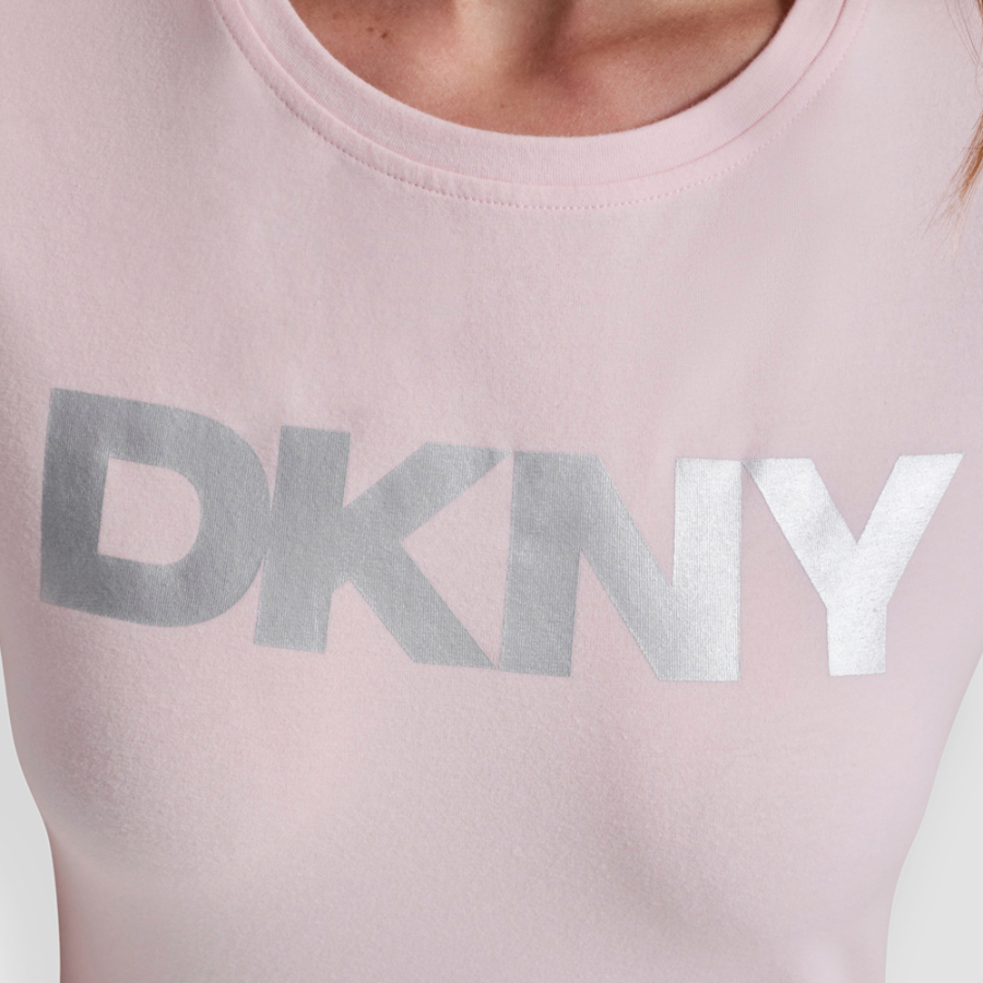 camiseta-de-gola-redonda-com-logo-explodido