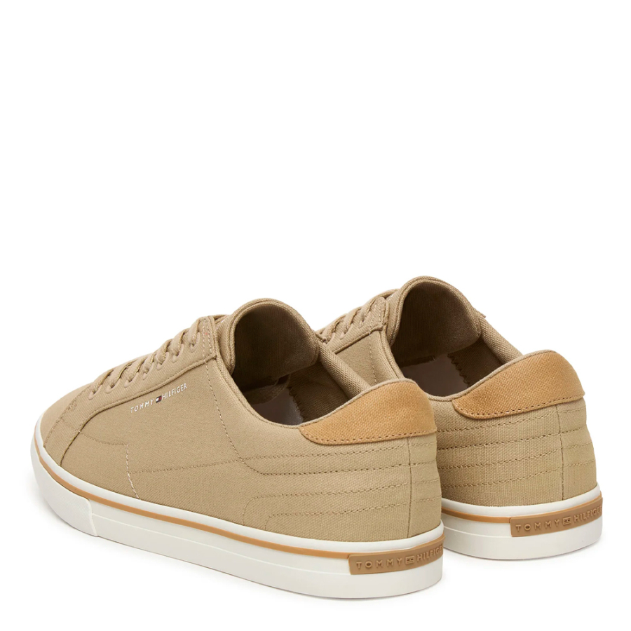 baskets-en-toile-avec-logo-en-relief baskets-en-toile-avec-logo-en-relief