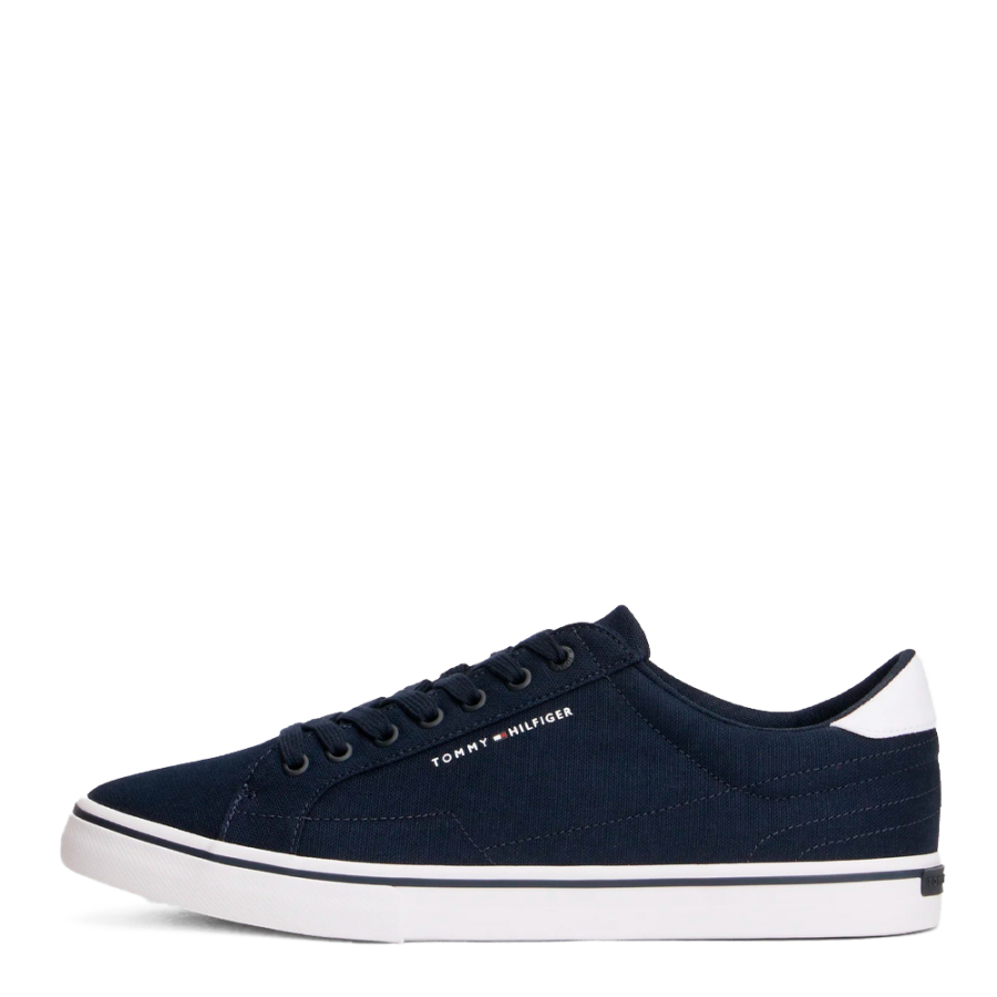 canvas-sneaker-mit-gepragtem-logo