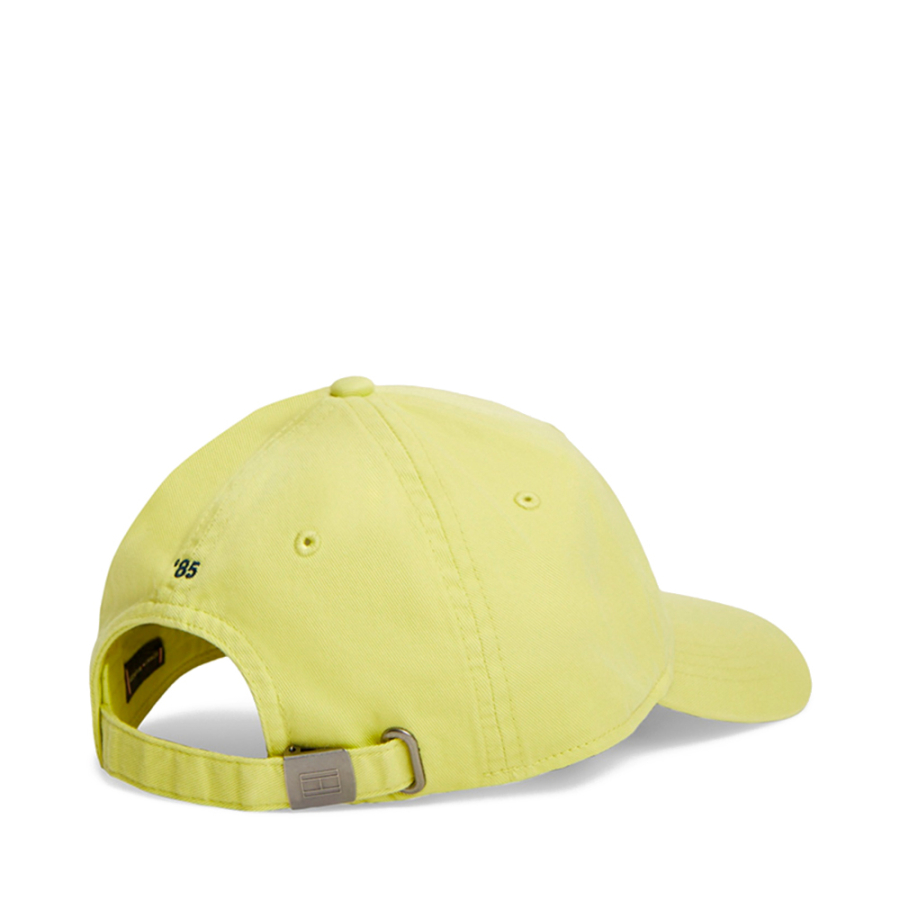 baseball-cap-with-embroidered-logo