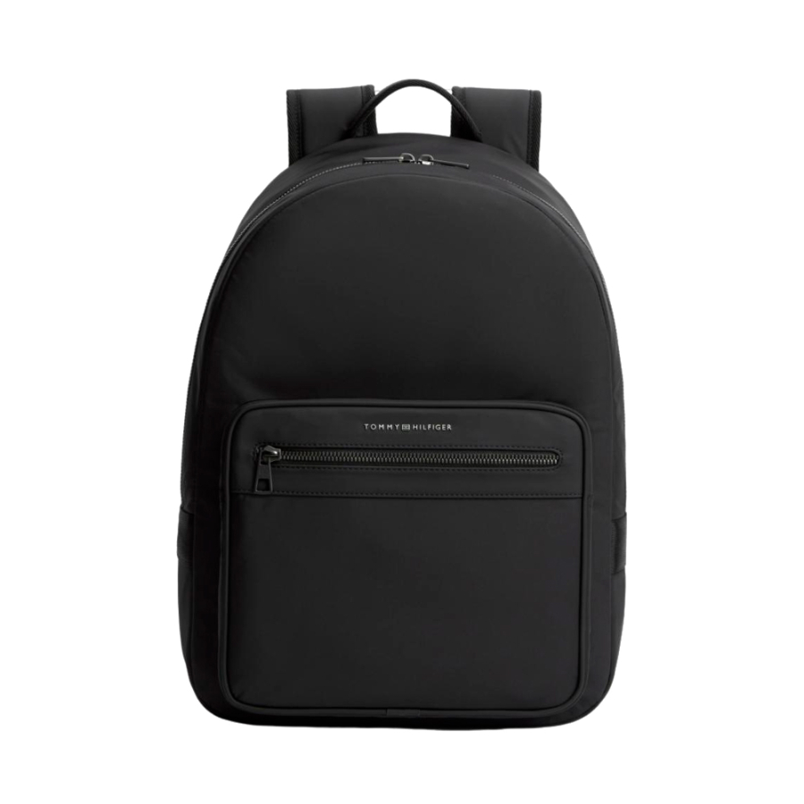 rucksack-mit-metalllogo