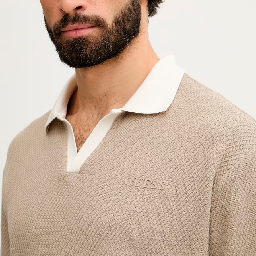 poloshirt-mit-dreieckslogo