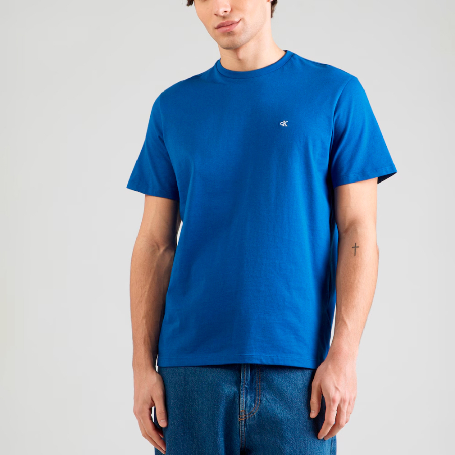 camiseta-clasica-con-monograma