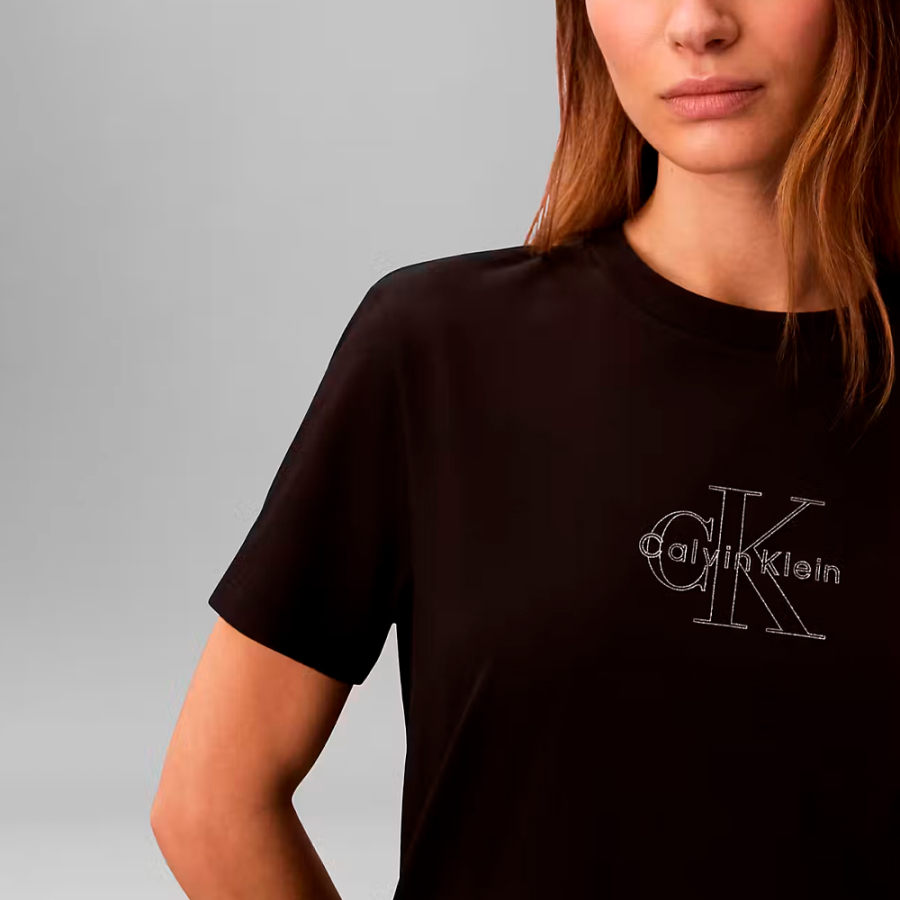 t-shirt-mit-klassischem-monolog