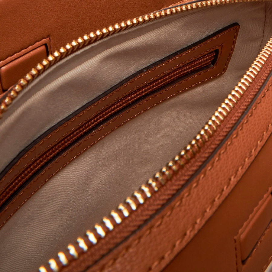 bolso-satchel-laila-pequeno-con-logotipo