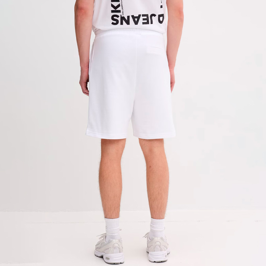 short-de-chandal-con-el-logotipo short-de-chandal-con-el-logotipo