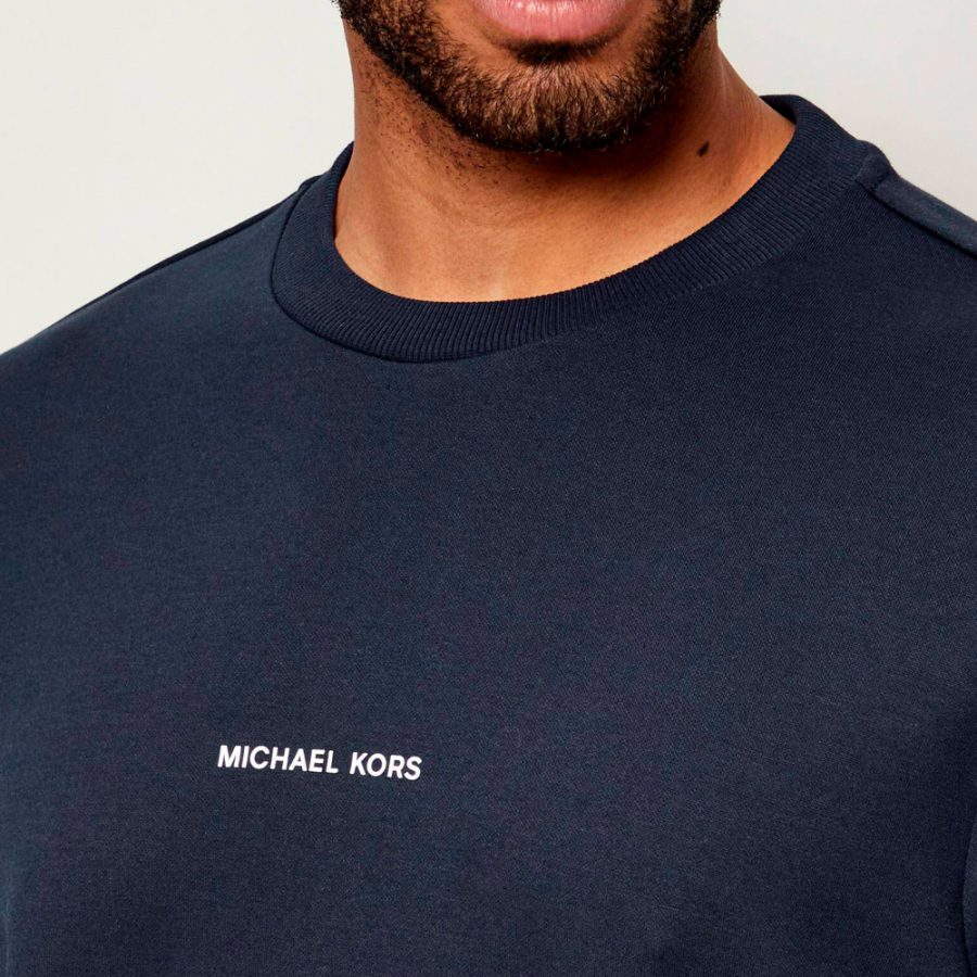 moletom-com-logo-nas-costas