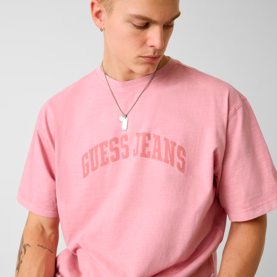 camiseta-de-corte-boxy-con-estampado