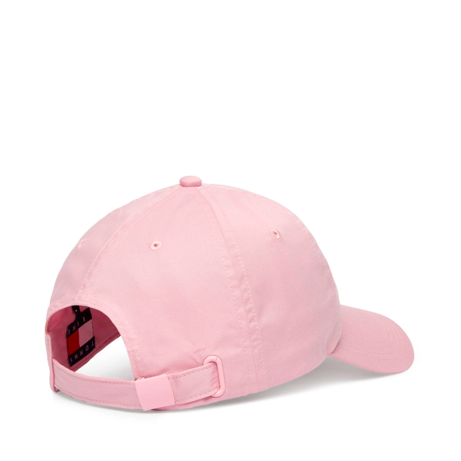 baseball-cap-with-embroidered-logo