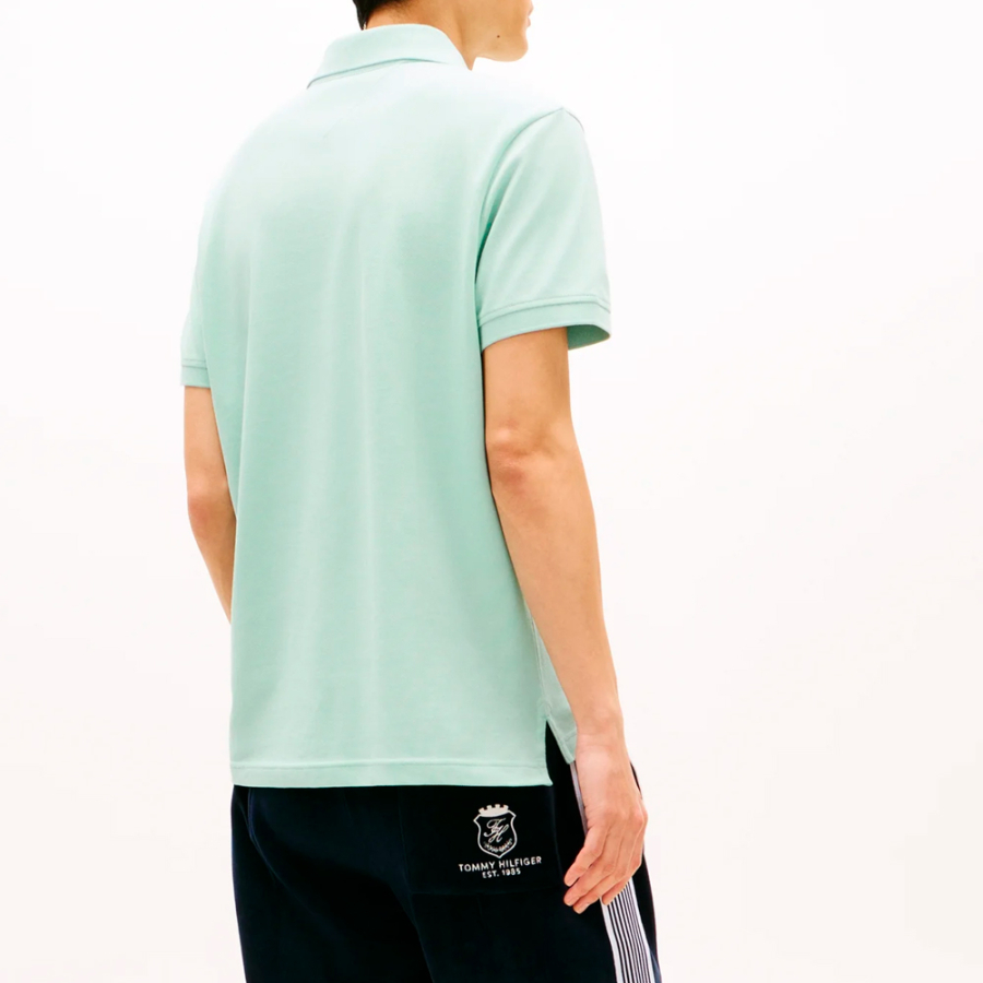 camisa-polo-com-logotipo-no-peito