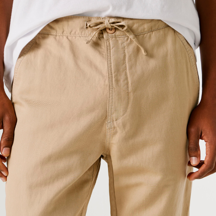 pantalon-chino-avec-cordon-de-serrage-ajustable