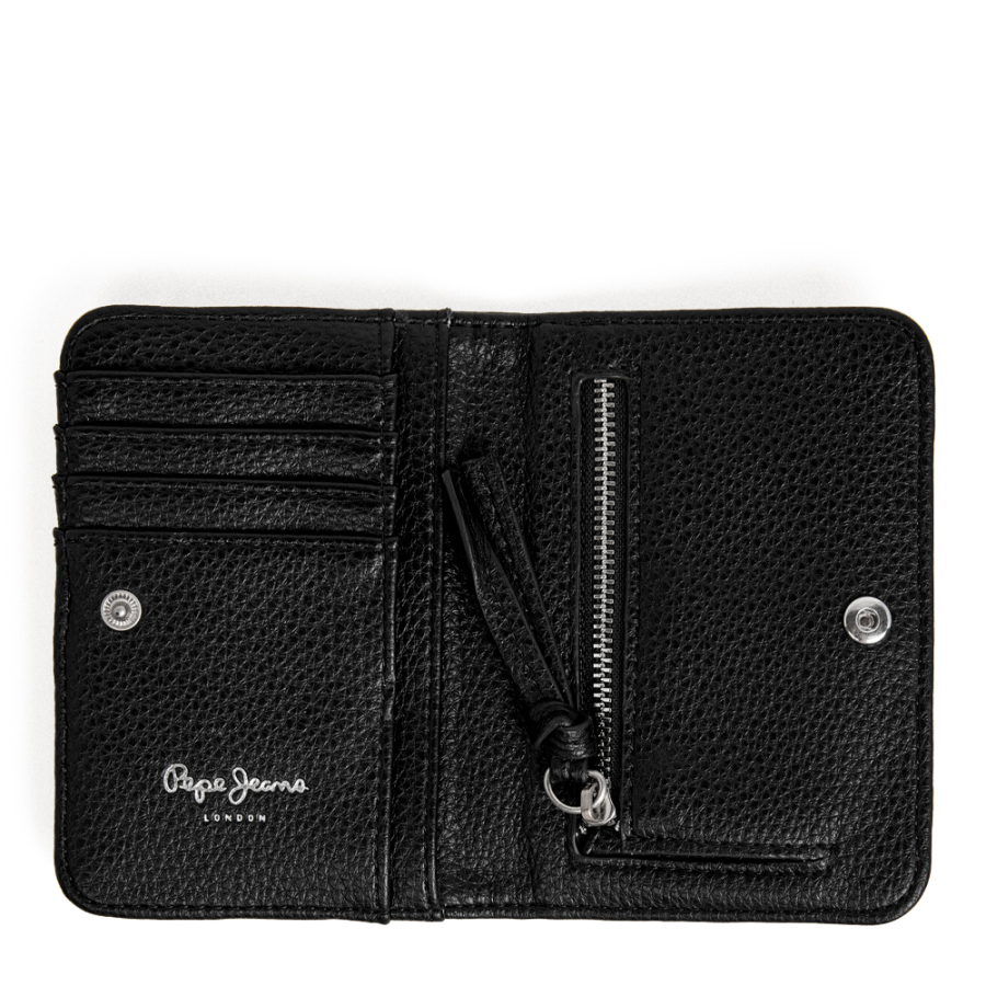 cartera-con-logo-en-relieve