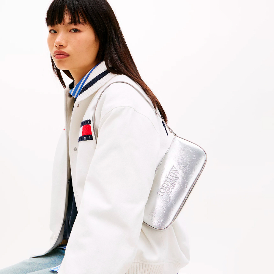 sac-bandouliere-metallique-avec-logo-texture