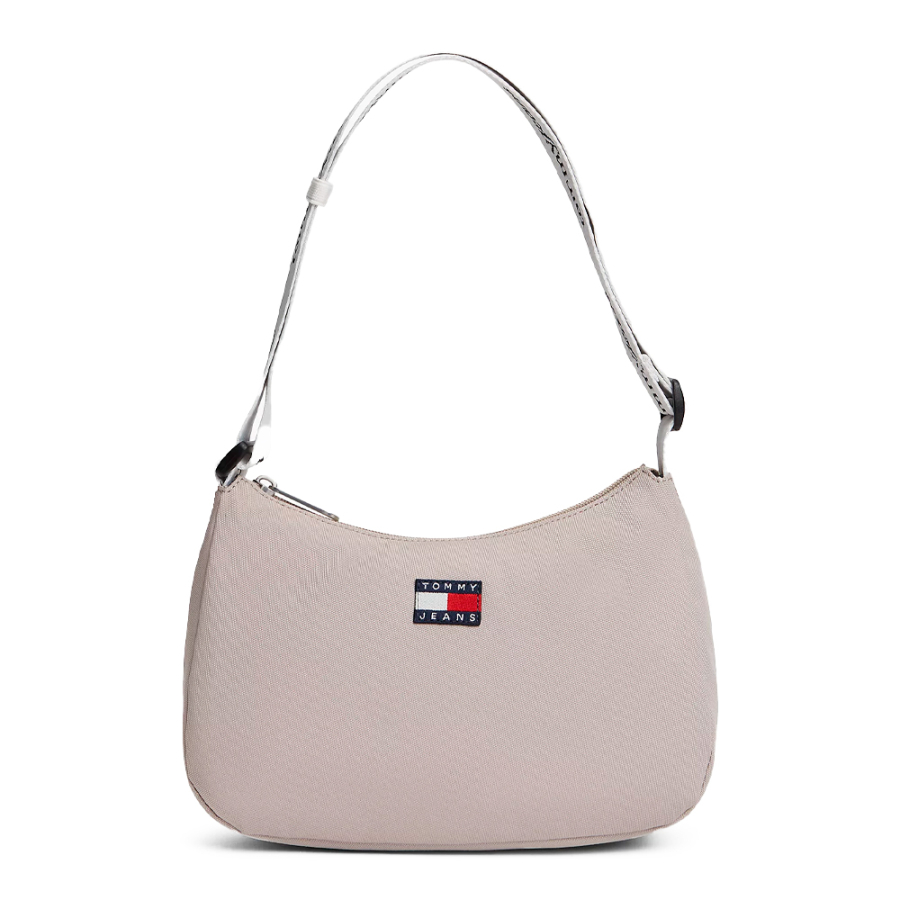 borsa-essenziale-con-scritta-sulla-tracolla