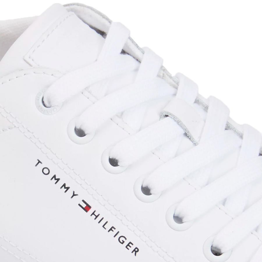 leather-sneakers-with-a-distinctive-midsole