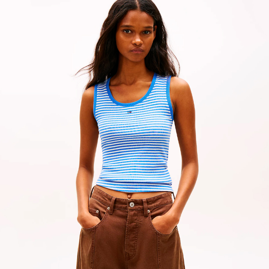 schmal-geschnittenes-geripptes-tanktop schmal-geschnittenes-geripptes-tanktop