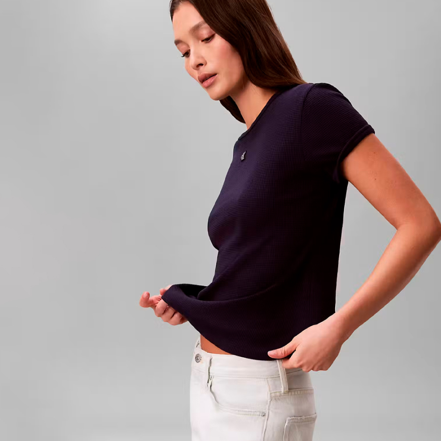 camiseta-slim-com-monograma