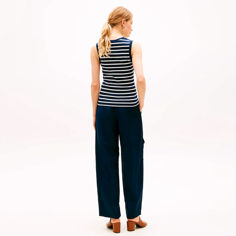 slim-fit-sleeveless-t-shirt slim-fit-sleeveless-t-shirt