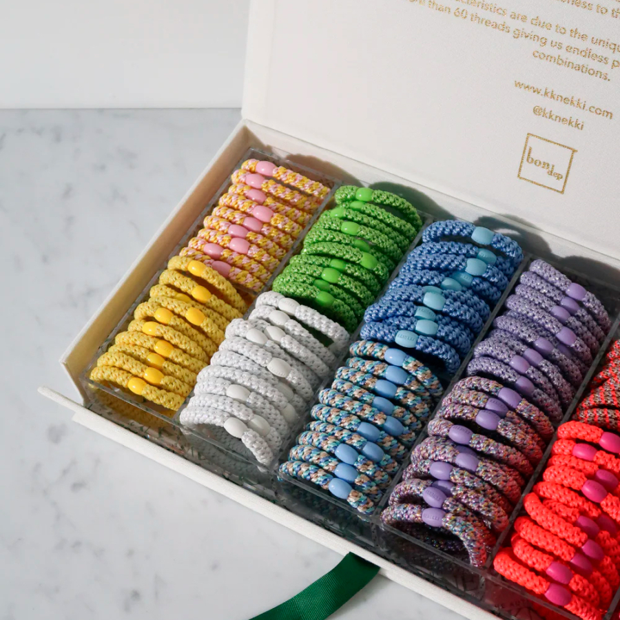 gelb-gestreiftes-haargummi