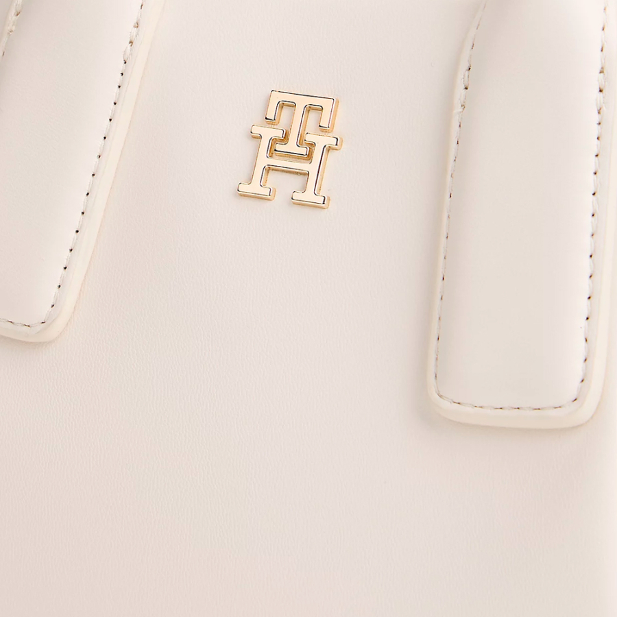 essential-tote-bag-with-metallic-logo essential-tote-bag-with-metallic-logo