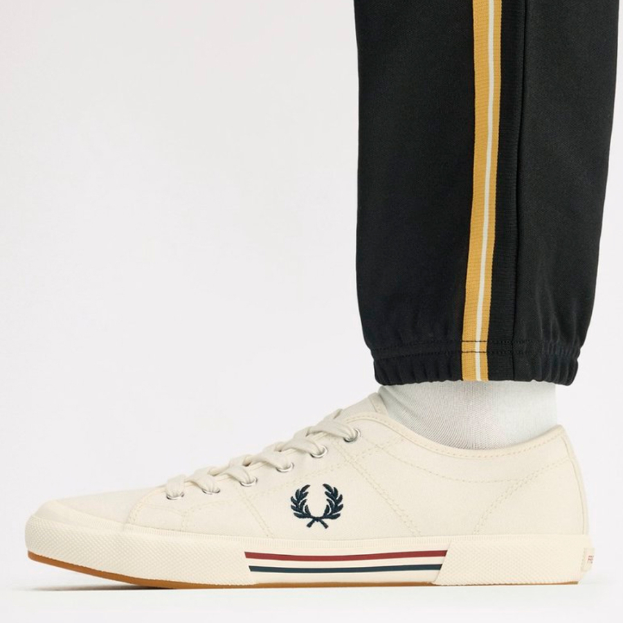 b4-sneaker-aus-strukturiertem-leder