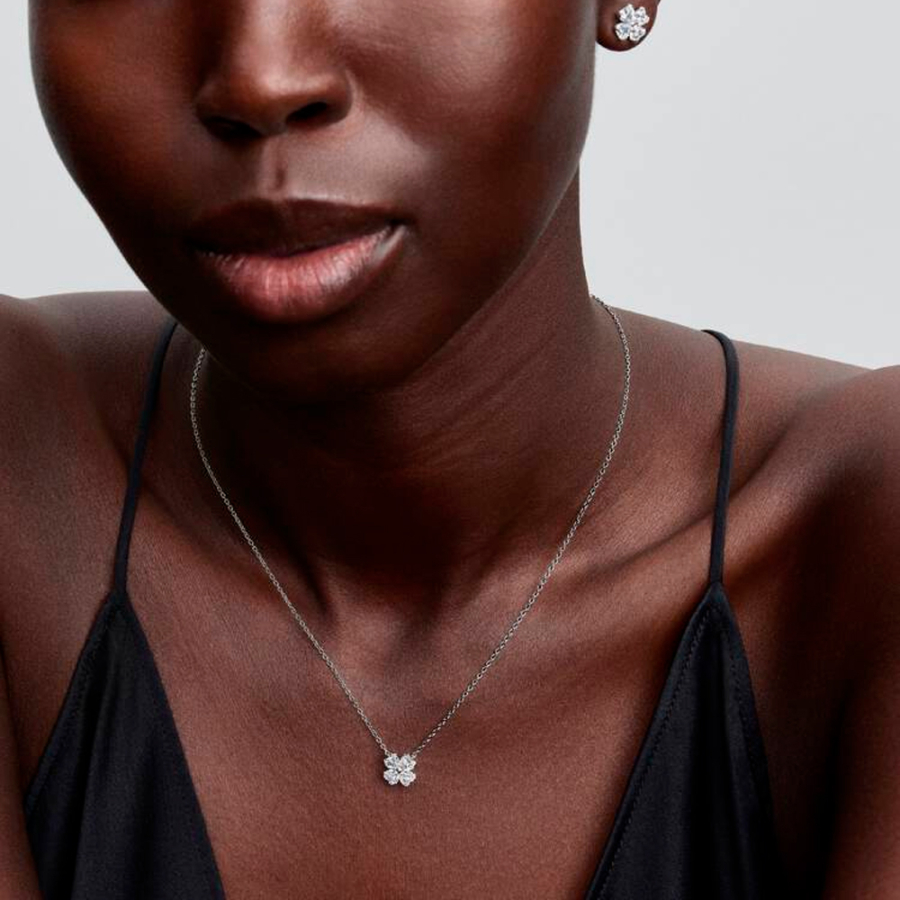 collana-con-ciondolo-a-forma-di-quadrifoglio-portafortuna-scintillante-394502c01