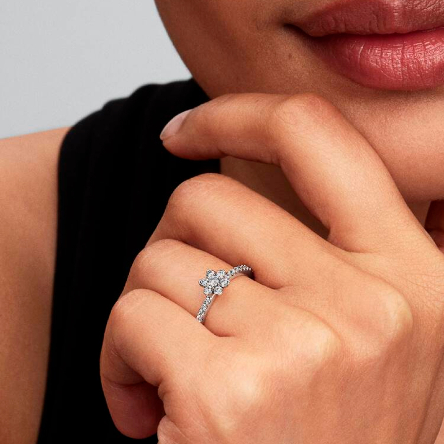 anillo-de-flor-brillante-194499c01 anillo-de-flor-brillante-194499c01