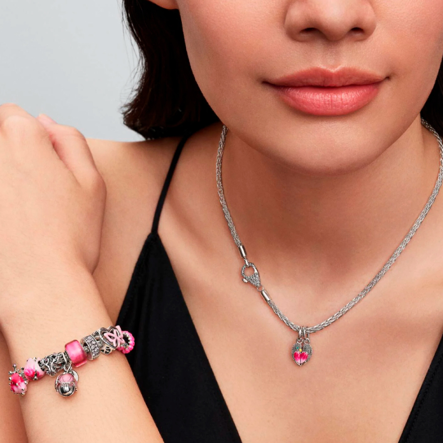 charmantes-durchbrochenes-stammbaumwerk