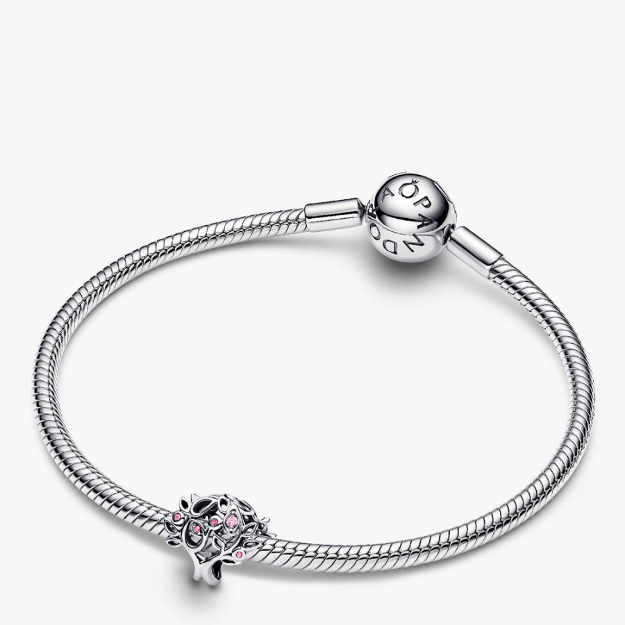 charmantes-durchbrochenes-stammbaumwerk