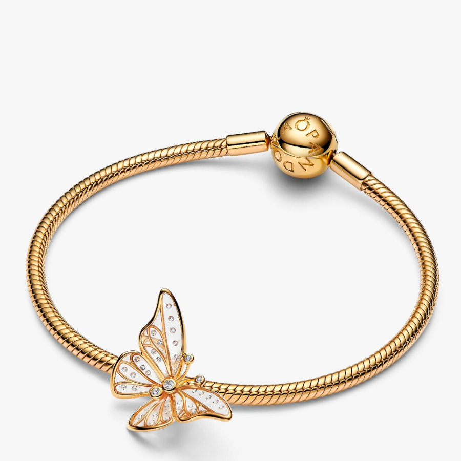 ubergrosser-schmetterlingsanhanger-mit-durchbrochenem-muster