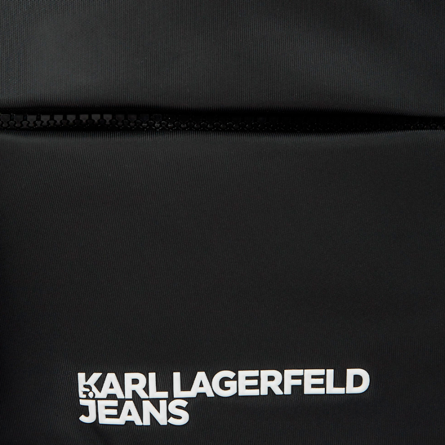 bolsa-de-ombro-em-nylon-com-logotipo