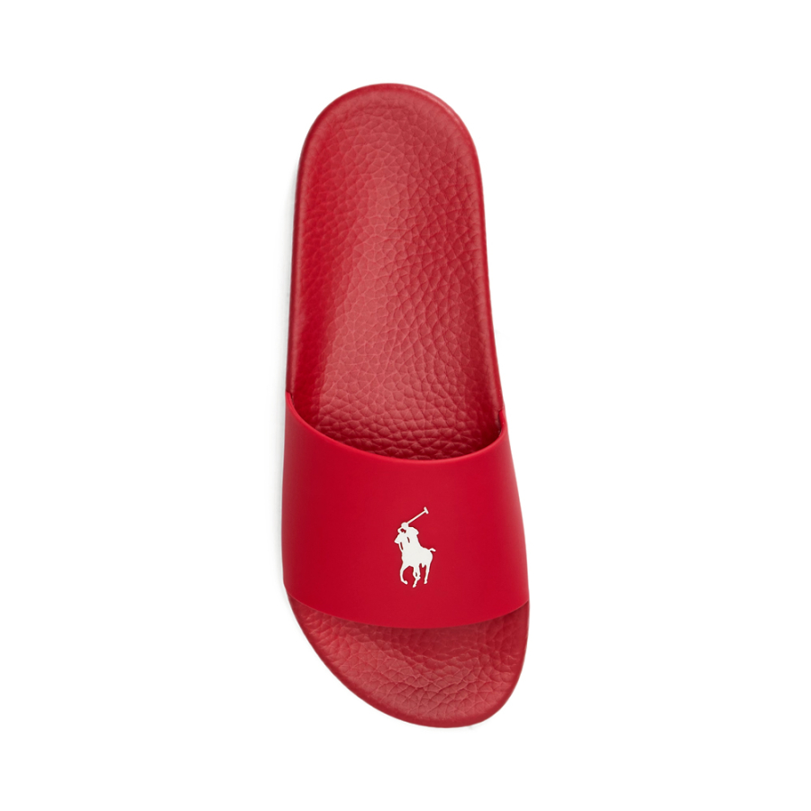 des-tongs-a-motif-equestre-un-modele-emblematique