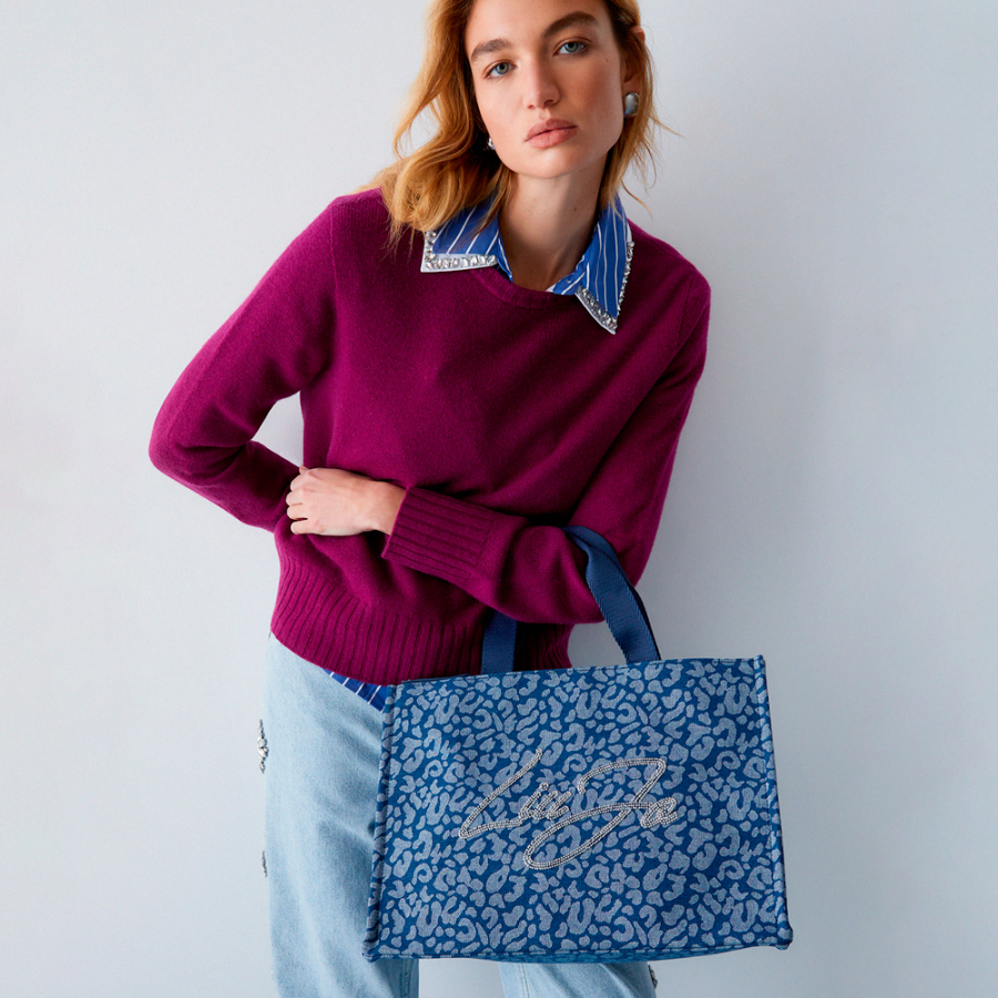 grand-sac-cabas-en-denim-a-imprime-animal grand-sac-cabas-en-denim-a-imprime-animal