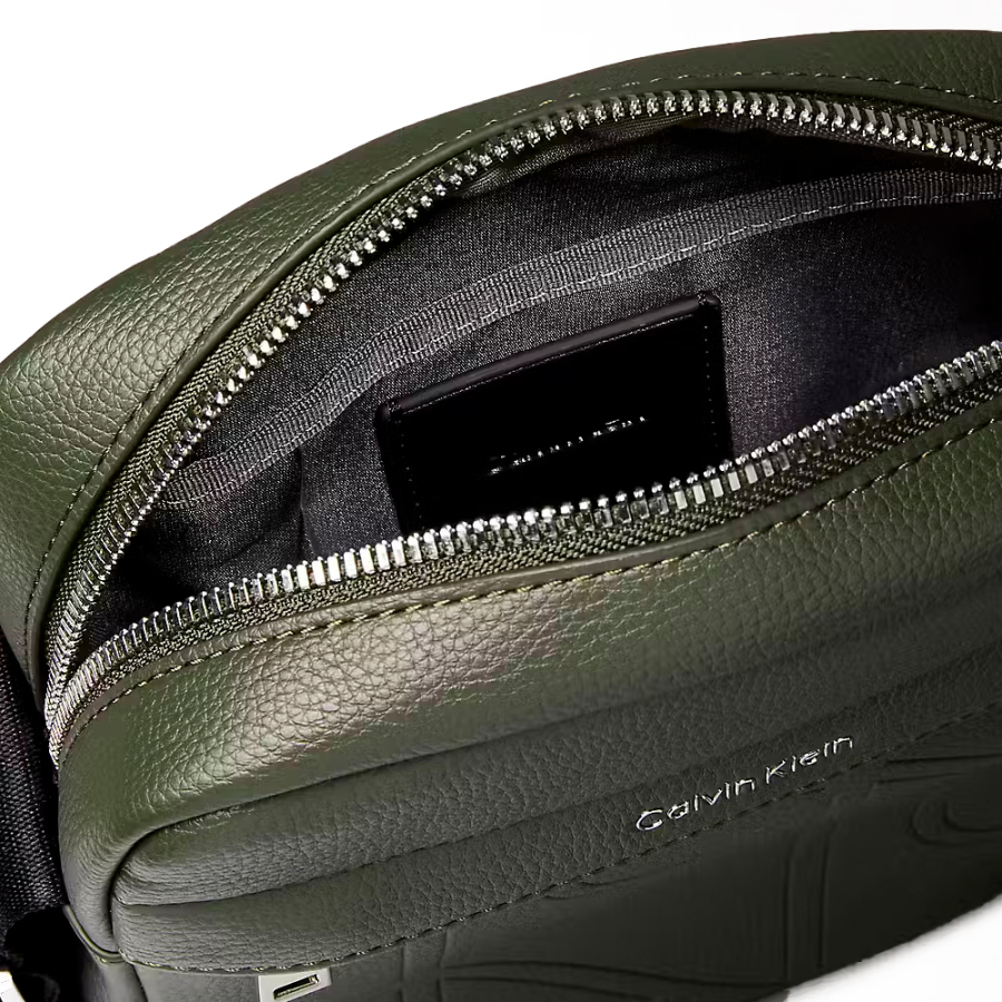 emblematic-reporter-shoulder-bag