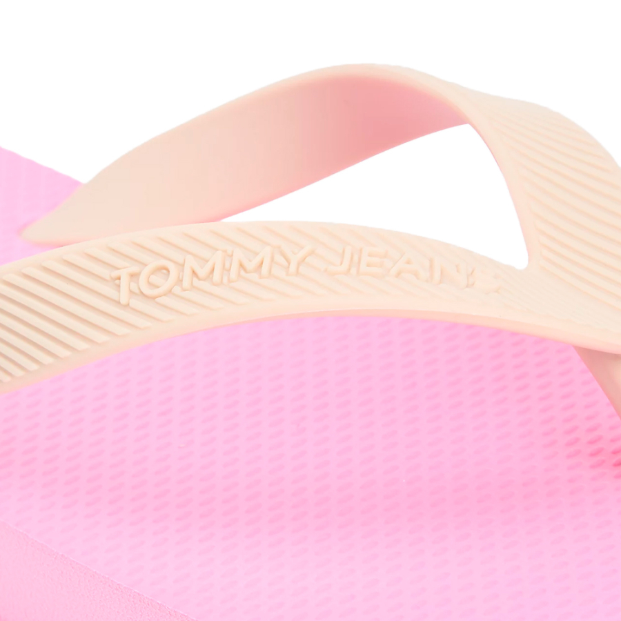 tongs-avec-logo-en-relief-et-semelle-crantee