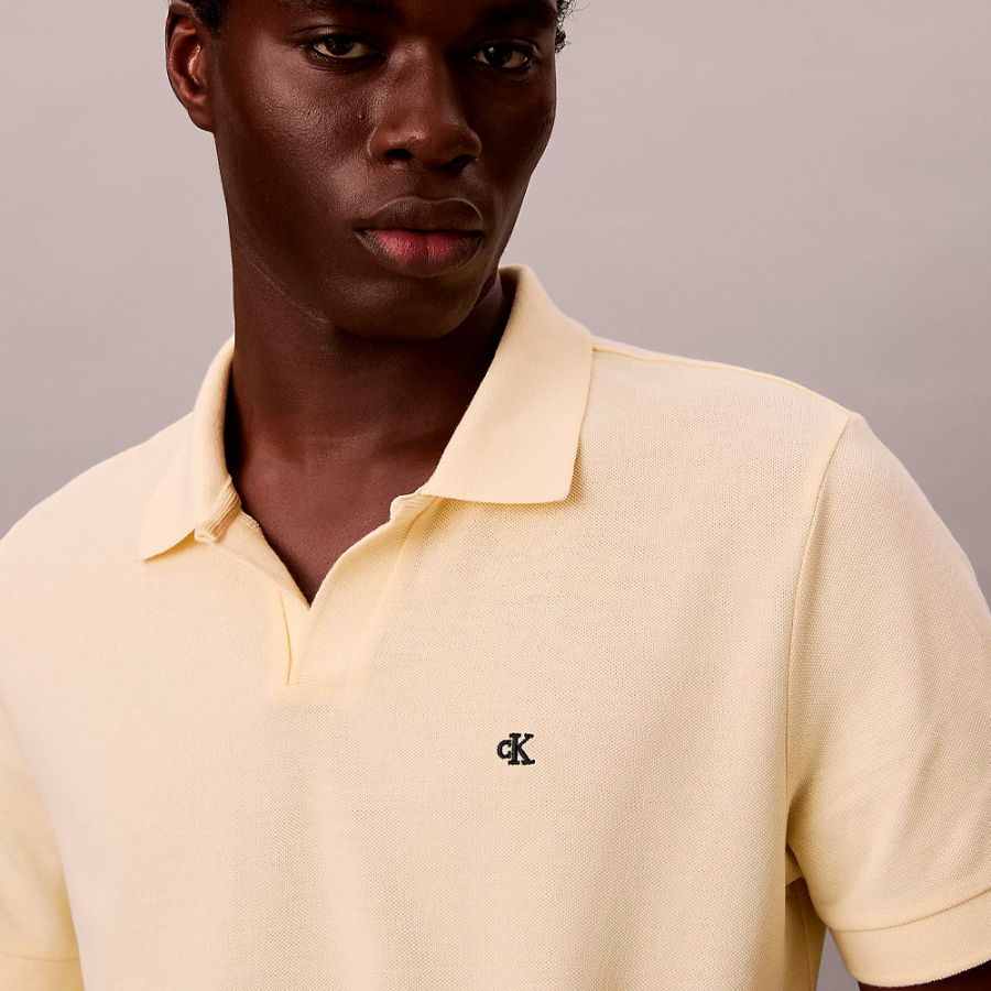 polo-in-pique-di-cotone-con-colletto-aperto