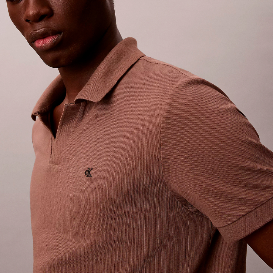 polo-in-pique-di-cotone-con-colletto-aperto